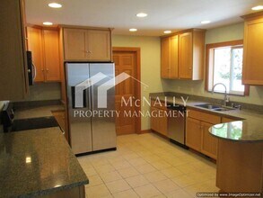 3303 E Bay Dr NW in Gig Harbor, WA - Building Photo - Building Photo