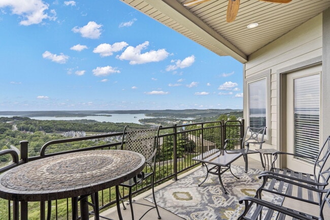 property at 31 Royal Vista Dr