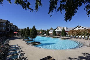 Paddock at Eastpoint in Louisville, KY - Building Photo