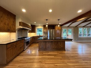 9771 NW Dick Rd in Hillsboro, OR - Building Photo - Building Photo