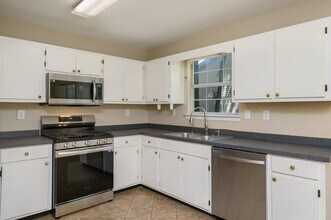 4863 Kensington Ln in Crestview, FL - Building Photo - Building Photo