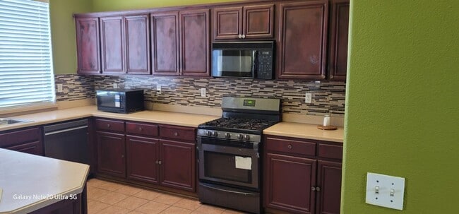 1929 Picasso Way in Stockton, CA - Building Photo - Building Photo