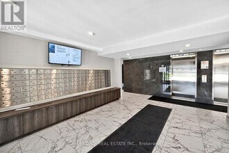 3501 Glen Erin Dr in Mississauga, ON - Building Photo - Building Photo
