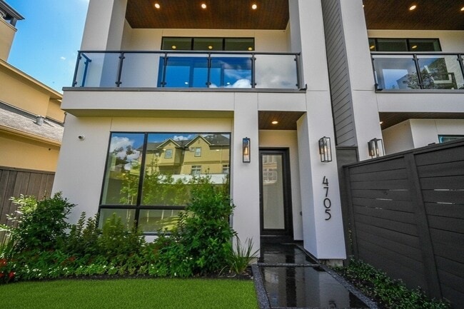 4705 Gibson St in Houston, TX - Building Photo - Building Photo