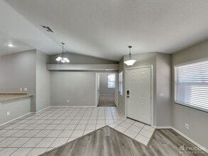 5565 E Cy Young Dr in Las Vegas, NV - Building Photo - Building Photo