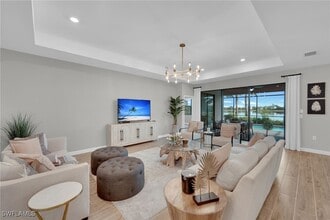 18336 Parksville Dr in Estero, FL - Foto de edificio - Building Photo