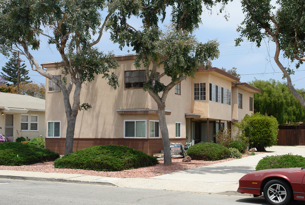 224-234 Lang St in Ventura, CA - Foto de edificio