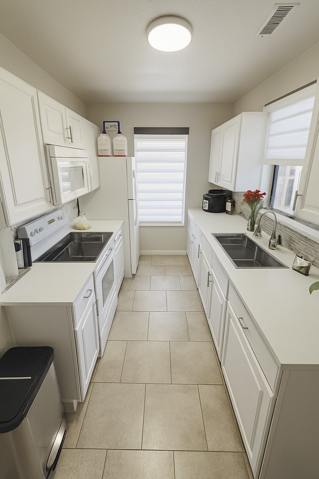 2241 S Buckley Rd, Unit 101 in Aurora, CO - Building Photo - Building Photo