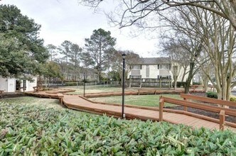 Ocean Trace Apartments in Virginia Beach, VA - Foto de edificio - Building Photo