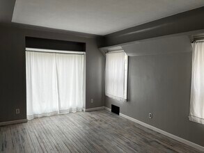 22824 Mac Arthur Blvd in Warren, MI - Building Photo - Building Photo