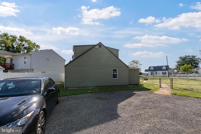 3301 Sollers Point Rd in Dundalk, MD - Building Photo - Building Photo