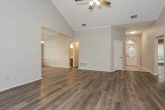 712 Stain Glass Dr in Desoto, TX - Building Photo - Building Photo