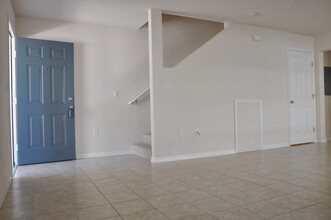 4654 SW 48th Way, Unit 115 in Gainesville, FL - Foto de edificio - Building Photo