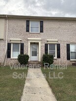410 Kirkcaldy Ct in Fayetteville, NC - Building Photo