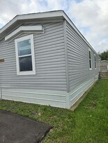 4905 Michigan Dr in Superior, WI - Building Photo