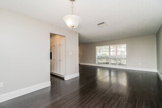 5306 Royal Oak Dr in Fruitland Park, FL - Building Photo - Building Photo
