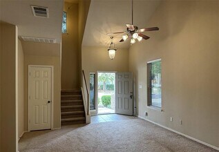 10214 Maydelle Dr in Austin, TX - Building Photo - Building Photo