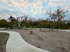 2016 Yellowstone Blvd in Mundelein, IL - Building Photo - Building Photo