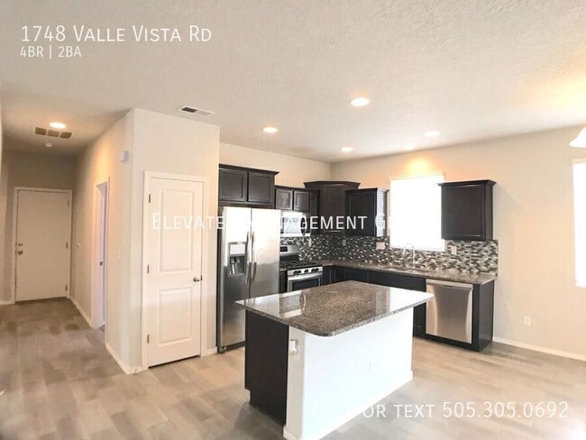 1748 Valle Vista Rd NW in Los Lunas, NM - Building Photo - Building Photo