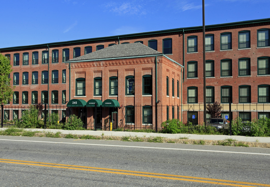 Riverside Commons in Fitchburg, MA - Building Photo