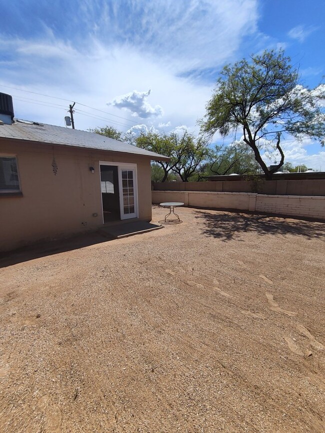 3101 N Cherry Ave in Tucson, AZ - Building Photo - Building Photo