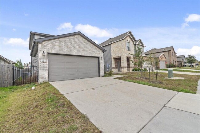 6512 Carriage Pines Dr in Del Valle, TX - Building Photo - Building Photo