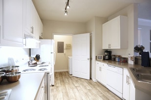 Magnolia at Milton in Alpharetta, GA - Building Photo