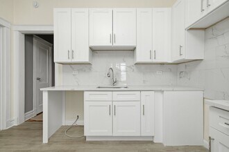 7442 S Langley Ave in Chicago, IL - Building Photo - Building Photo