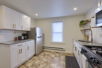 27 W James St, Unit Apt 3 in Lancaster, PA - Building Photo - Building Photo