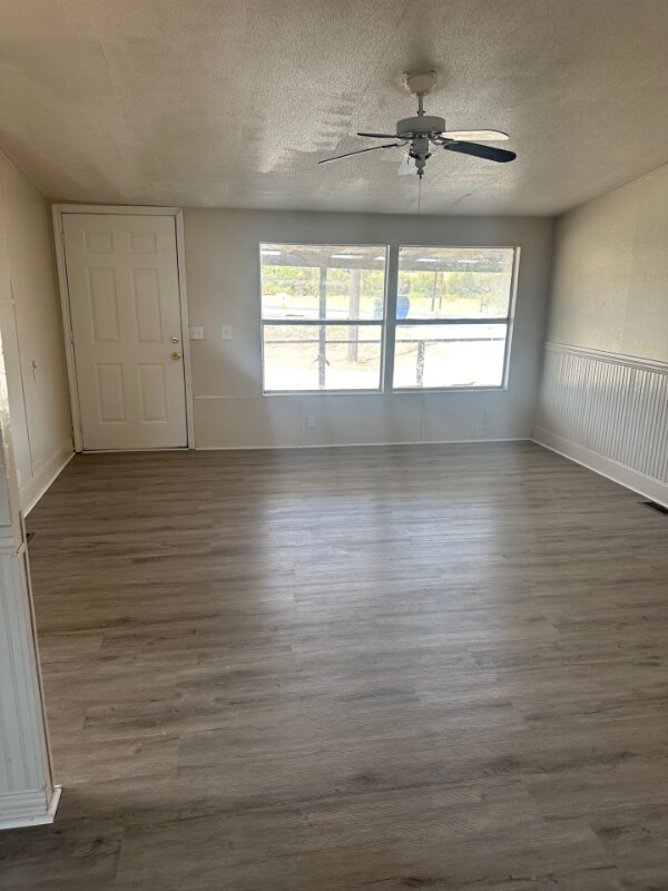 3233 Eddy Gatesville Pkwy in Eddy, TX - Building Photo - Building Photo