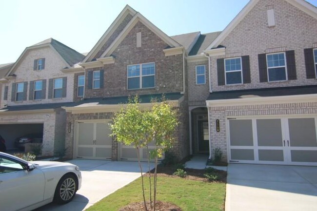 property at 7225 Heritage Oak Ct