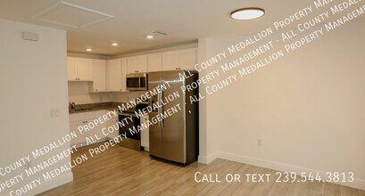 915 Graystone Ave in Lehigh Acres, FL - Building Photo - Building Photo