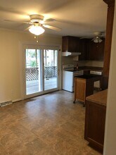 413 N Crestwood Dr in Wilmington, NC - Building Photo - Building Photo