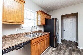 7050 Duncan Walk in Mcdonough, GA - Building Photo - Building Photo