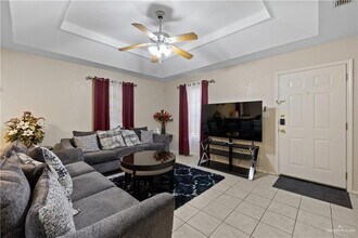 21 French Ave in Edinburg, TX - Foto de edificio - Building Photo