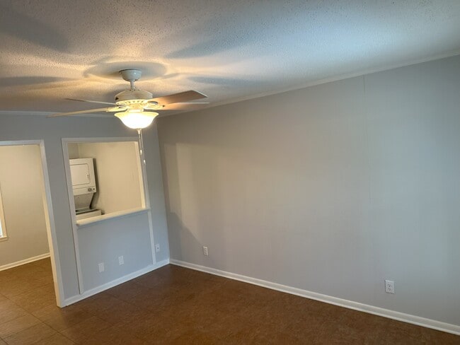216 Wedgewood St, Unit Apartment #2
