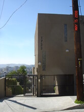 1733 Lucile Ave, Unit 5 in Los Angeles, CA - Foto de edificio - Building Photo