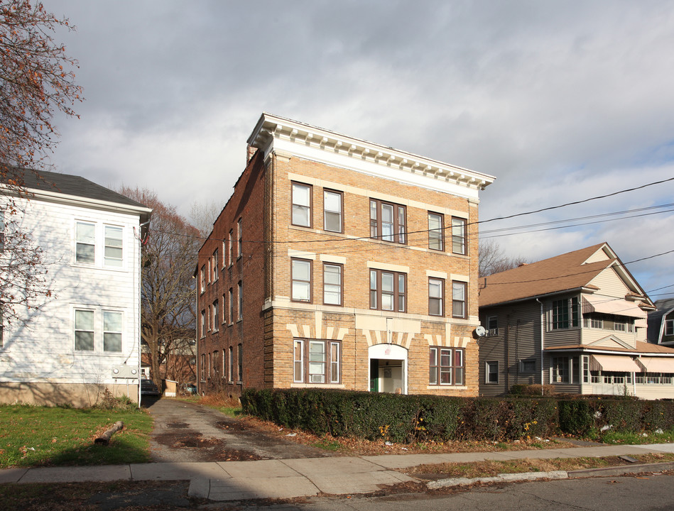 30 Cleveland Ave in Hartford, CT - Foto de edificio