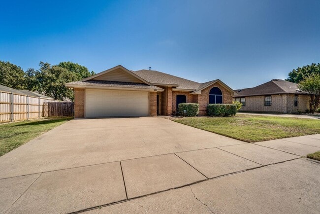 1644 Greenway Ct in Midlothian, TX - Building Photo - Building Photo