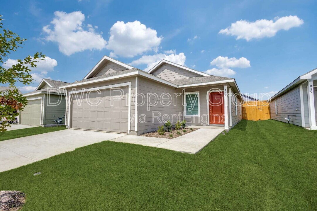 834 Princeton Dr in Princeton, TX - Building Photo