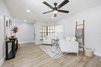 645 Rosemere Cir in Orlando, FL - Foto de edificio - Building Photo