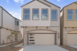 2936 El Fenice Ln in Houston, TX - Building Photo - Building Photo