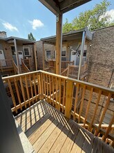 1912 W Winona St, Unit 1932-3 in Chicago, IL - Building Photo - Building Photo