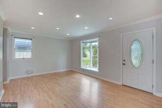 4912 Upland Dr in Alexandria, VA - Foto de edificio - Building Photo