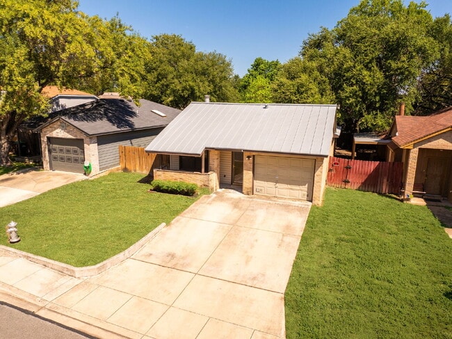 11327 Fish Springs Dr in San Antonio, TX - Building Photo - Building Photo