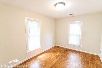 1001 Osage St in Manhattan, KS - Building Photo - Building Photo