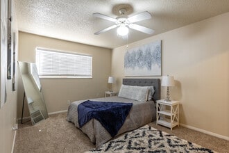 The Landing at Pinewood Park in Lubbock, TX - Building Photo - Interior Photo