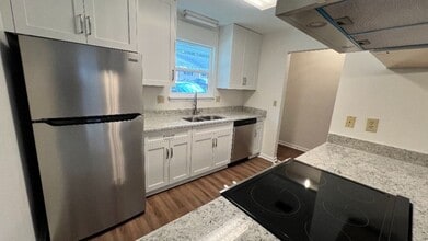 818 Jamestown Ct in Tallahassee, FL - Building Photo - Building Photo