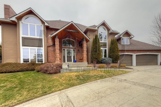 property at 1819 E South Ridge Dr