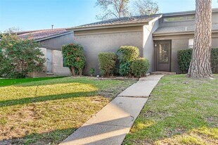 2733 St George Pl in Arlington, TX - Building Photo